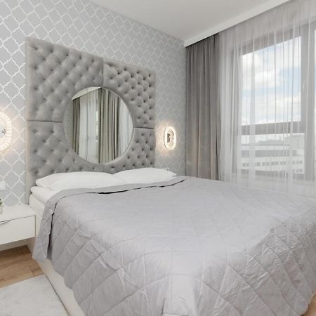 Cosy Apartment On Wola Goleszowska By Noclegi Renters Варшава Екстер'єр фото
