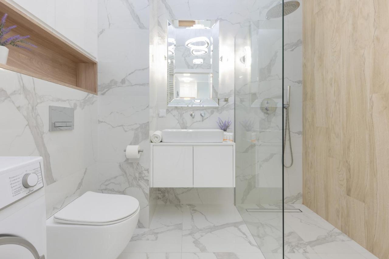 Cosy Apartment On Wola Goleszowska By Noclegi Renters Варшава Екстер'єр фото