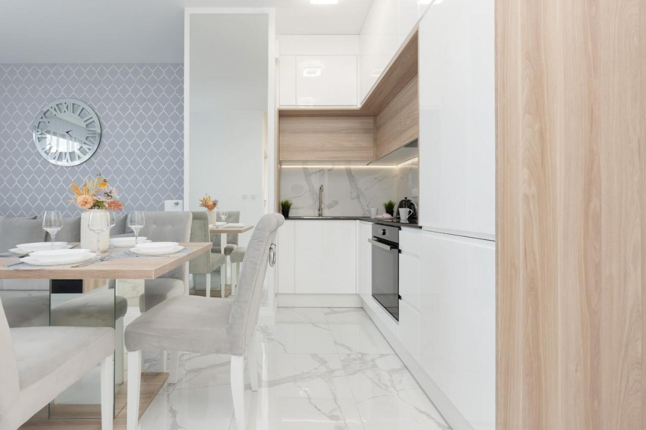 Cosy Apartment On Wola Goleszowska By Noclegi Renters Варшава Екстер'єр фото