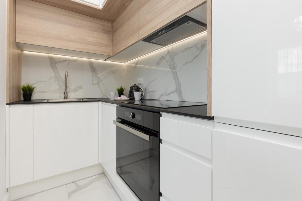 Cosy Apartment On Wola Goleszowska By Noclegi Renters Варшава Екстер'єр фото