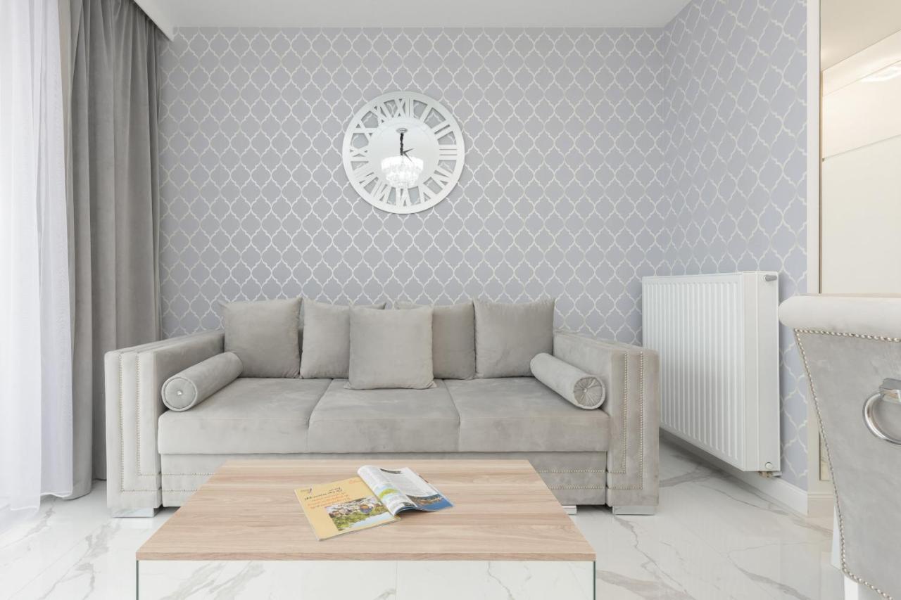 Cosy Apartment On Wola Goleszowska By Noclegi Renters Варшава Екстер'єр фото