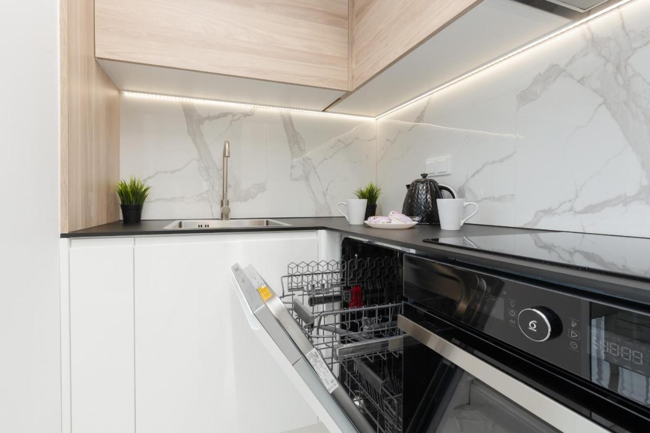 Cosy Apartment On Wola Goleszowska By Noclegi Renters Варшава Екстер'єр фото